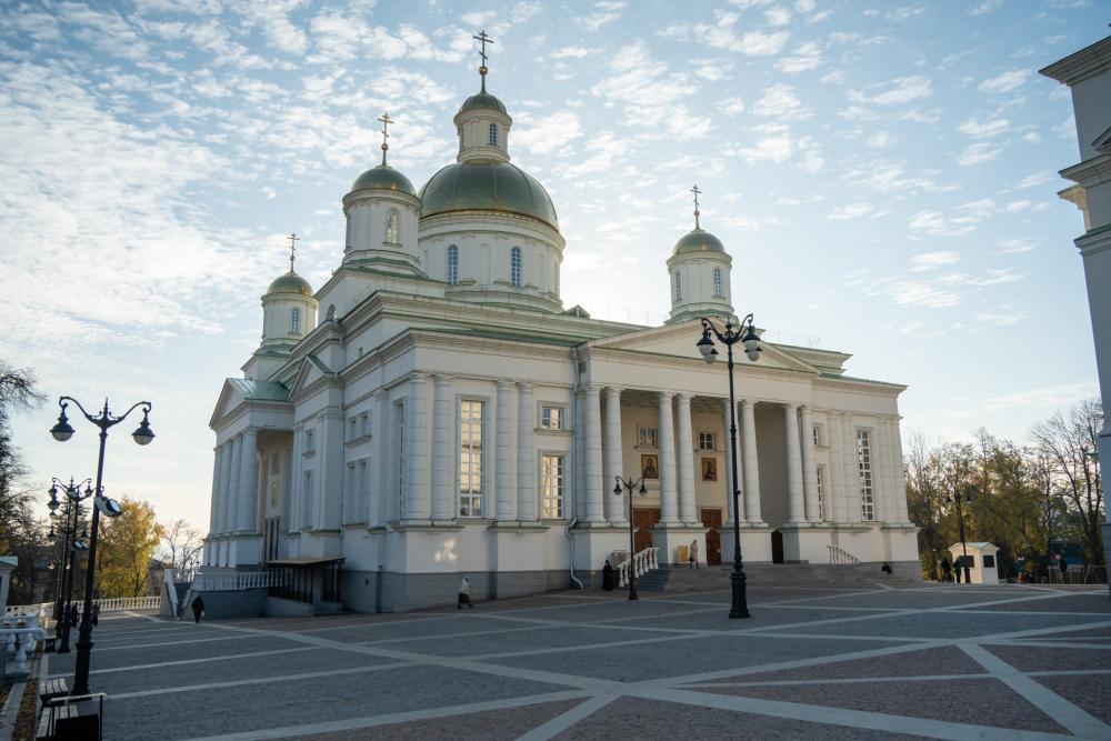 В канун Антипасхи митрополит Серафим совершил всенощное бдение в Спасском кафедральном соборе