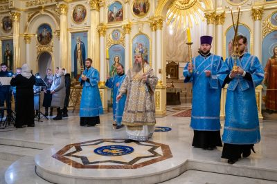 В канун Недели 24-й по Пятидесятнице митрополит Серафим совершил всенощное бдение в Спасском кафедральном соборе