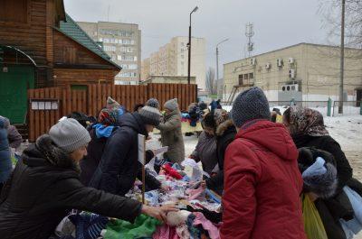 На площади перед храмом Серафима Саровского прошла традиционная благотворительная ярмарка