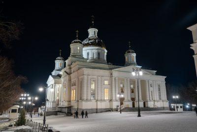 В канун Недели перед Рождеством Христовым митрополит Серафим совершил всенощное бдение в Спасском кафедральном соборе