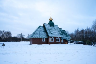 В Неделю перед Рождеством митрополит Серафим совершил литургию в храме равноапостольного князя Владимира в Кривозерье