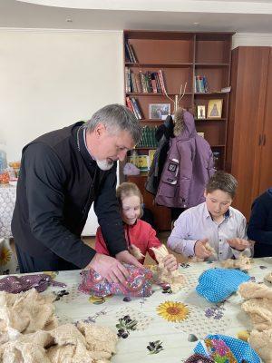 Учащиеся общеобразовательной школы села Чаадаевка встретились со священнослужителем