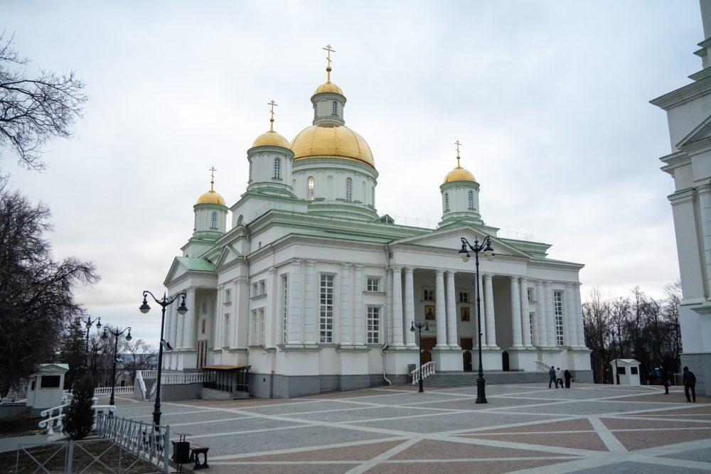 В канун Недели Крестопоклонной митрополит Серафим совершил всенощное бдение в Спасском кафедральном соборе