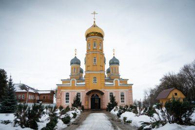 Митрополит Серафим совершил повечерие с чтением Великого покаянного канона прп. Андрея Критского в Нижнеломовском Успенском женском монастыре