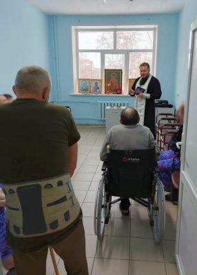 В военном госпитале Пензы священники посетили раненых