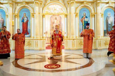 В канун Антипасхи митрополит Серафим совершил всенощное бдение в Спасском кафедральном соборе