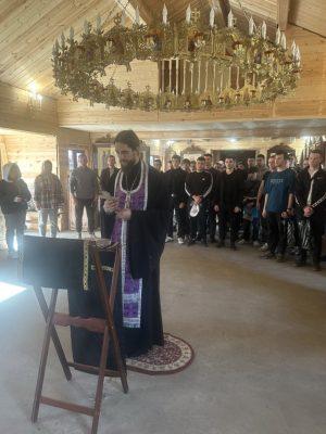 В Бессоновке состоялся молебен перед мощами святого Георгия Победоносца для призывников