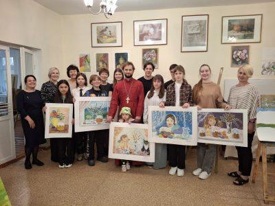 Священник поздравил участников конкурса детских рисунков с Воскресением Христовым