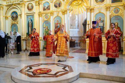 В канун Недели о слепом митрополит Серафим совершил всенощное бдение в Спасском кафедральном соборе