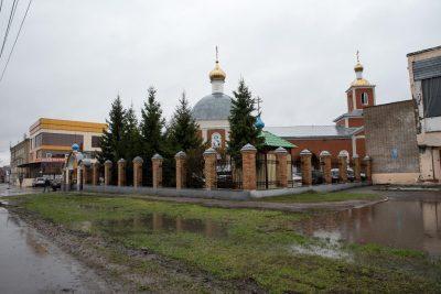 В день престольного праздника митрополит Серафим совершил литургию в Никольском храме в Терновке