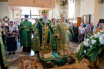В канун дня обретения мощей Иоанна Оленевского митрополит Серафим возглавил всенощное бдение в Сергиевской церкви села Соловцовка