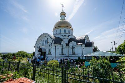 В день обретения мощей Иоанна Оленевского митрополит Серафим возглавил литургию в селе Соловцовка