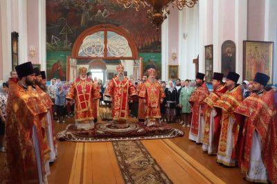 В день памяти святых равноапостольных Мефодия и Кирилла митрополит Серафим возглавил литургию в Вознесенском соборе Спасска