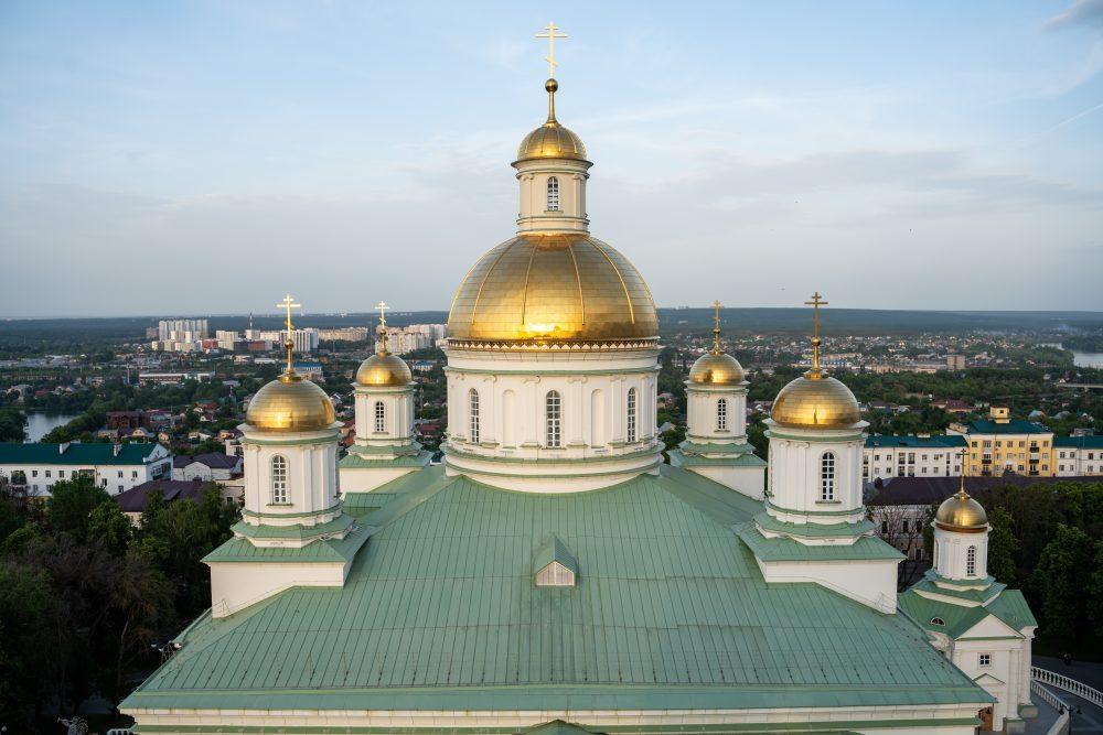 В канун Недели 10-й по Пятидесятнице митрополит Серафим совершил всенощное бдение в Спасском кафедральном соборе