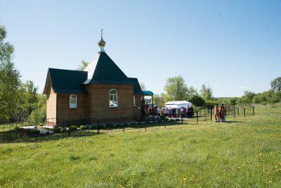 В Неделю 8-ю по Пятидесятнице митрополит Серафим совершил литургию в храме в честь апостола Андрея Первозванного в селе Андреевка