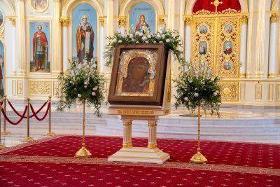 Митрополит Серафим совершил вечерню с акафистом Казанской-Пензенской иконе Божией Матери