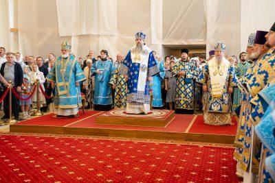 В день чествования Казанской-Пензенской иконы Божией Матери митрополит Серафим возглавил литургию в Спасском кафедральном соборе