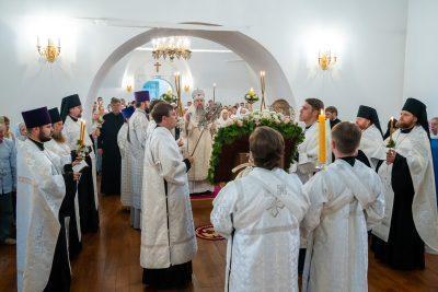 В канун Преображения Господня митрополит Серафим совершил всенощное бдение в Спасо-Преображенском мужском монастыре