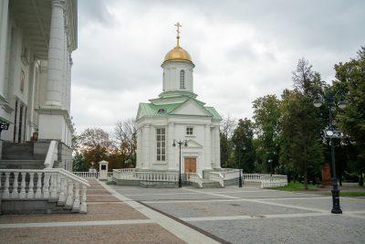 Митрополит Серафим совершил литургию и освящение антиминсов в Евламиевской церкви-усыпальнице