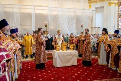 В день престольного праздника митрополит Серафим совершил литургию в Спасском кафедральном соборе