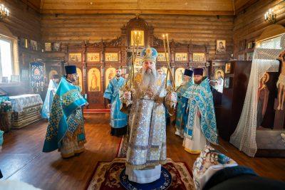 В день памяти праведных Богоотец Иоакима и Анны митрополит Серафим совершил литургию во Владимирском храме Пензы