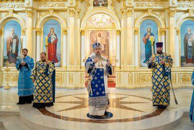 В канун Рождества Пресвятой Богородицы митрополит Серафим совершил всенощное бдение в Спасском кафедральном соборе