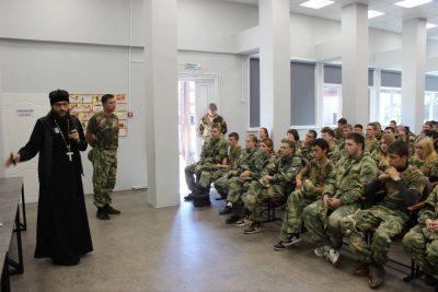 Священник Павел Колесников рассказал бойцам отряда содействия полиции «Тигр» об опасности сект и неоязычества