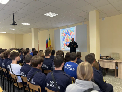 Иерей Дионисий Сушко встретился со студентами Пензенского казачьего института