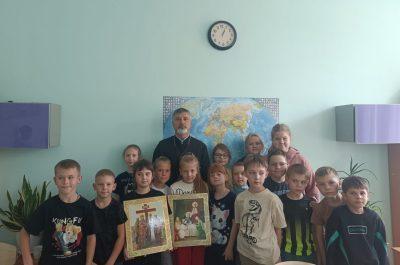 Священник Роман Жирнов встретился со школьниками г. Городище