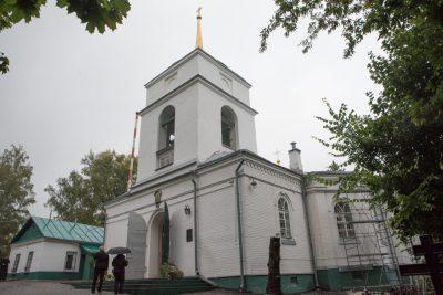 В канун дня памяти новомучеников Пензенских митрополит Серафим совершил всенощное бдение в Митрофановском храме Пензы