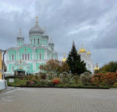 Паломники из Пензы посетили Свято-Троицкий Серафимо-Дивеевский женский монастырь в селе Дивевео