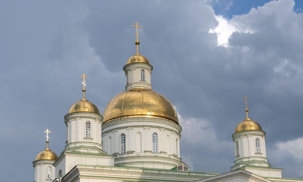 Митрополит Серафим совершил всенощное бдение с чином Погребения Плащаницы в Спасском кафедральном соборе