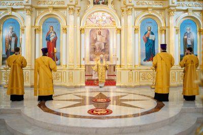 В канун Недели 25-й по Пятидесятнице митрополит Серафим совершил всенощное бдение в Спасском кафедральном соборе