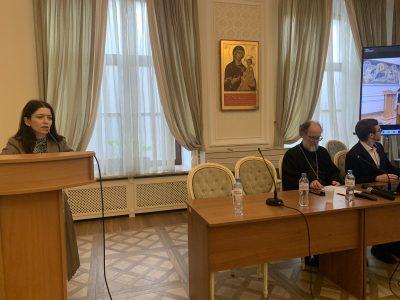 Представитель Пензенской епархии Кира Аристова выступила на конференции в ПСТГУ в Москве