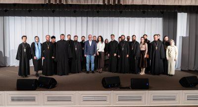 Известный православный психолог Михаил Хасьминский встретился с семьями духовенства 