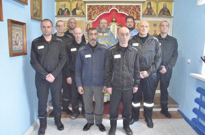 В престольный праздник в храме при исправительной колонии N5 совершена литургия