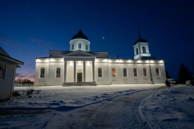 В Неделю 27-ю по Пятидесятнице митрополит Серафим совершил литургию в Троицкой церкви села Кевдо-Мельситово