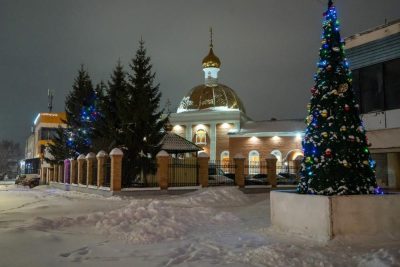 В канун престольного праздника митрополит Серафим совершил всенощное бдение в Никольском храме в Терновке
