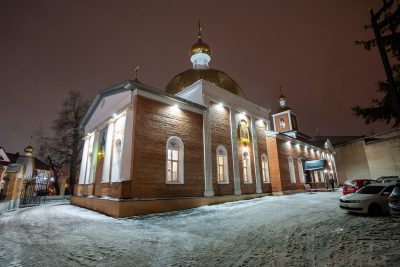 В канун престольного праздника митрополит Серафим совершил всенощное бдение в Никольском храме в Терновке