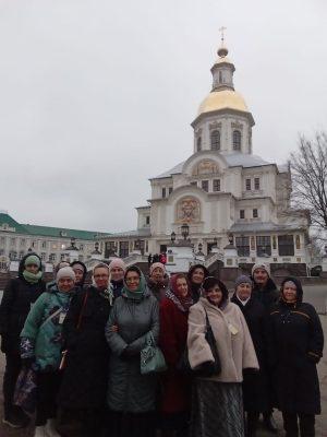 Паломники из Пензы посетили Тихвинский монастырь в Вадинске и Дивеево