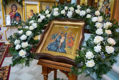 Впервые за 108 лет в центральном приделе Богоявленского храма Пензы совершено богослужение архиерейским чином