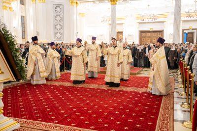 В праздник Рождества Христова митрополит Серафим совершил Божественную литургию в Спасском кафедральном соборе