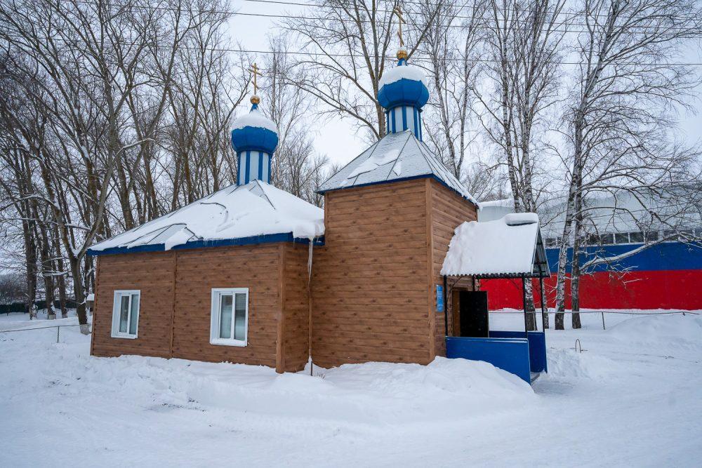 В Неделю по Рождестве Христовым митрополит Серафим совершил литургию в Богоявленском храме села Рамзай