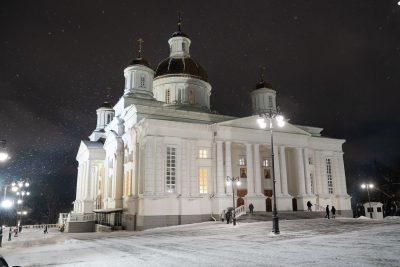 В канун Крещенского сочельника митрополит Серафим совершил всенощное бдение в Спасском кафедральном соборе