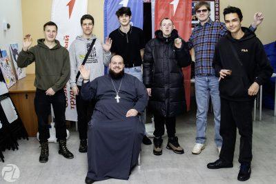 Состоялась первая встреча мужского клуба при христианском клубе «Камень»