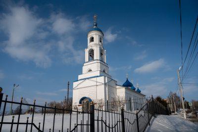 Митрополит Серафим совершил чин Пассии в храме во имя великомученика Димитрия Солунского в Каменке