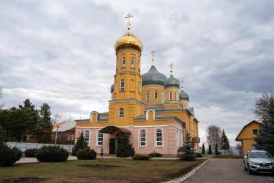 Митрополит Серафим совершил вечерню с чином Пассии в Нижнеломовском Успенском монастыре