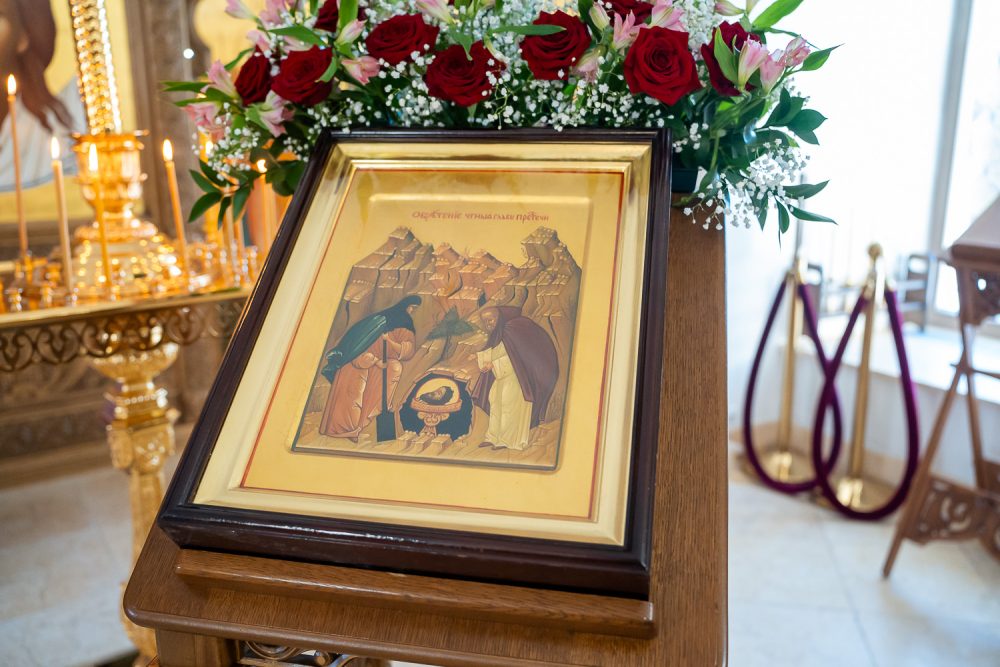 В день обретения главы Иоанна Предтечи митрополит Серафим совершил Литургию Преждеосвященных Даров в Спасо-Преображенском мужском монастыре