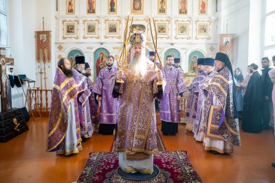 Митрополит Серафим совершил Литургию Преждеосвященных Даров в храме преподобного Алексия, человека Божия, в селе Верхний Ломов