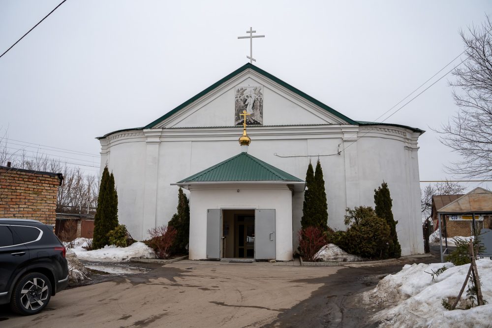 Митрополит Серафим совершил Литургию Преждеосвященных Даров в Воскресенском храме Пензы